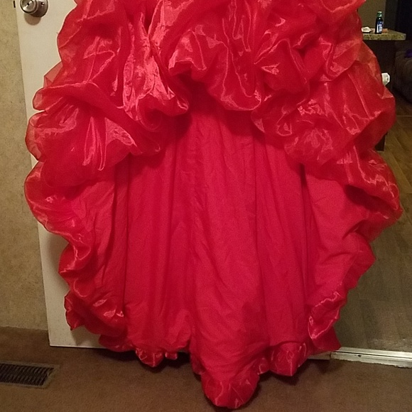 Absolutely Gorgeous Formal Dress - Picture 4 of 8